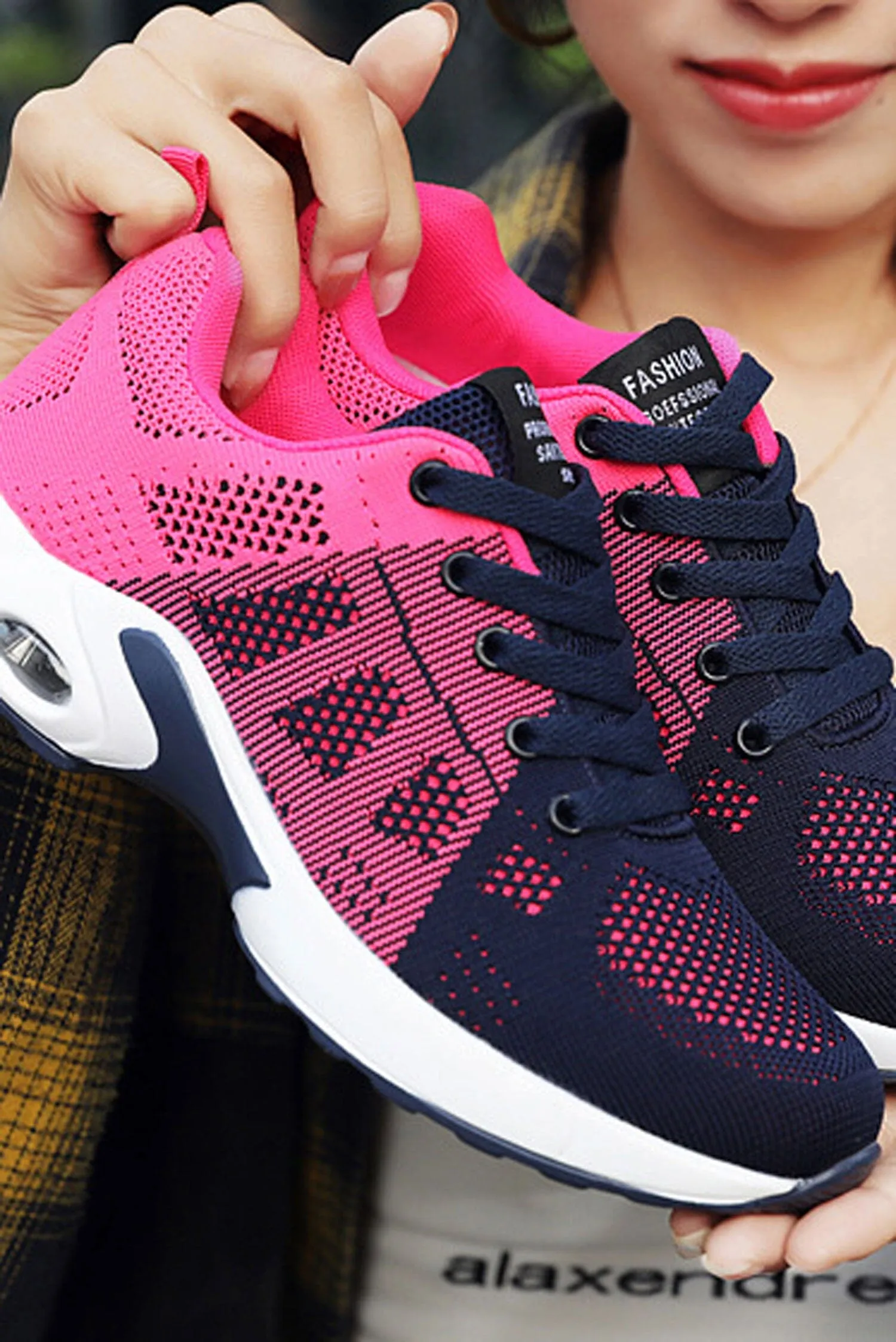 Fashion Women's Air-Cushioned Lace-Up Sneakers