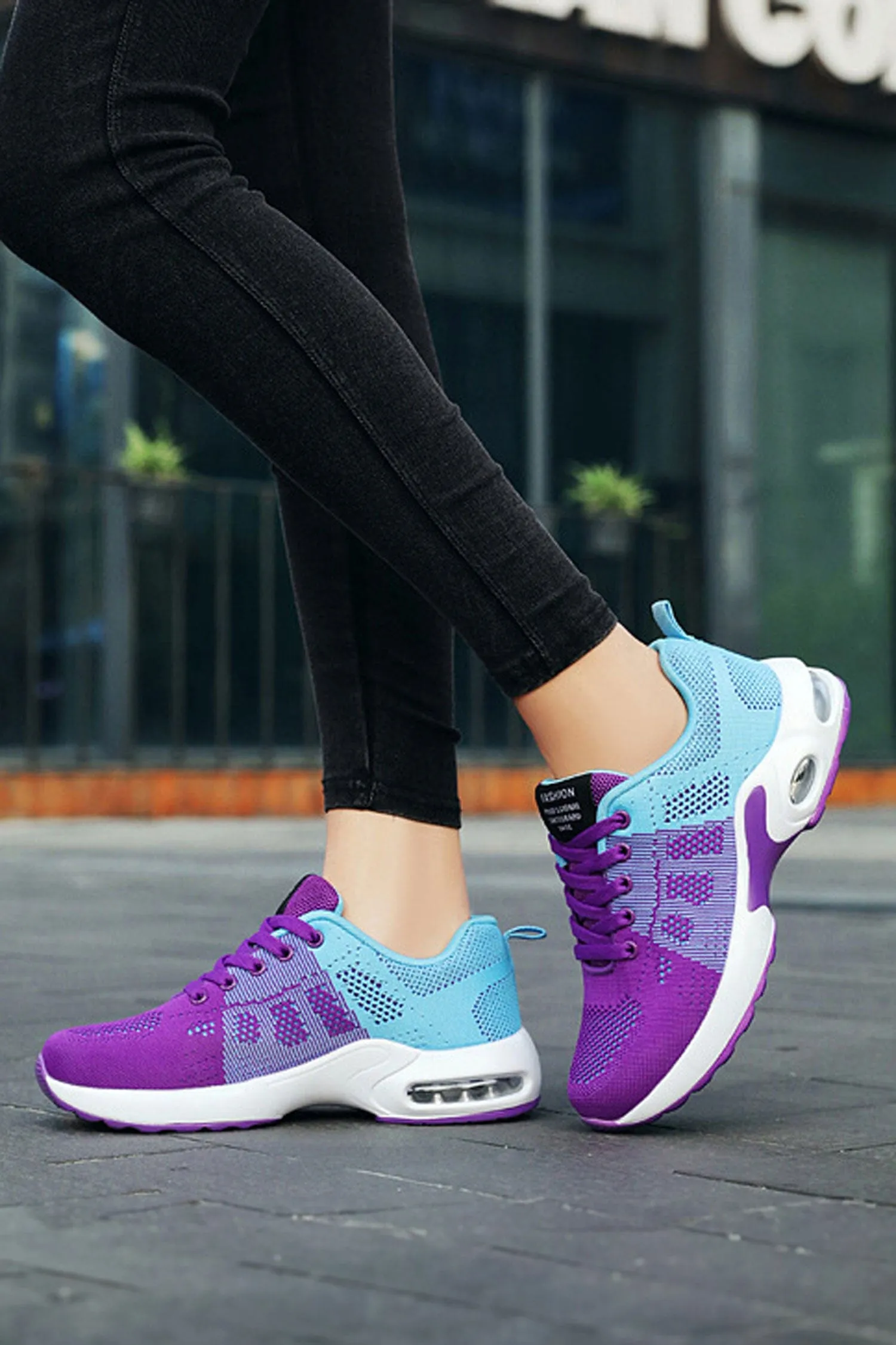 Fashion Women's Air-Cushioned Lace-Up Sneakers