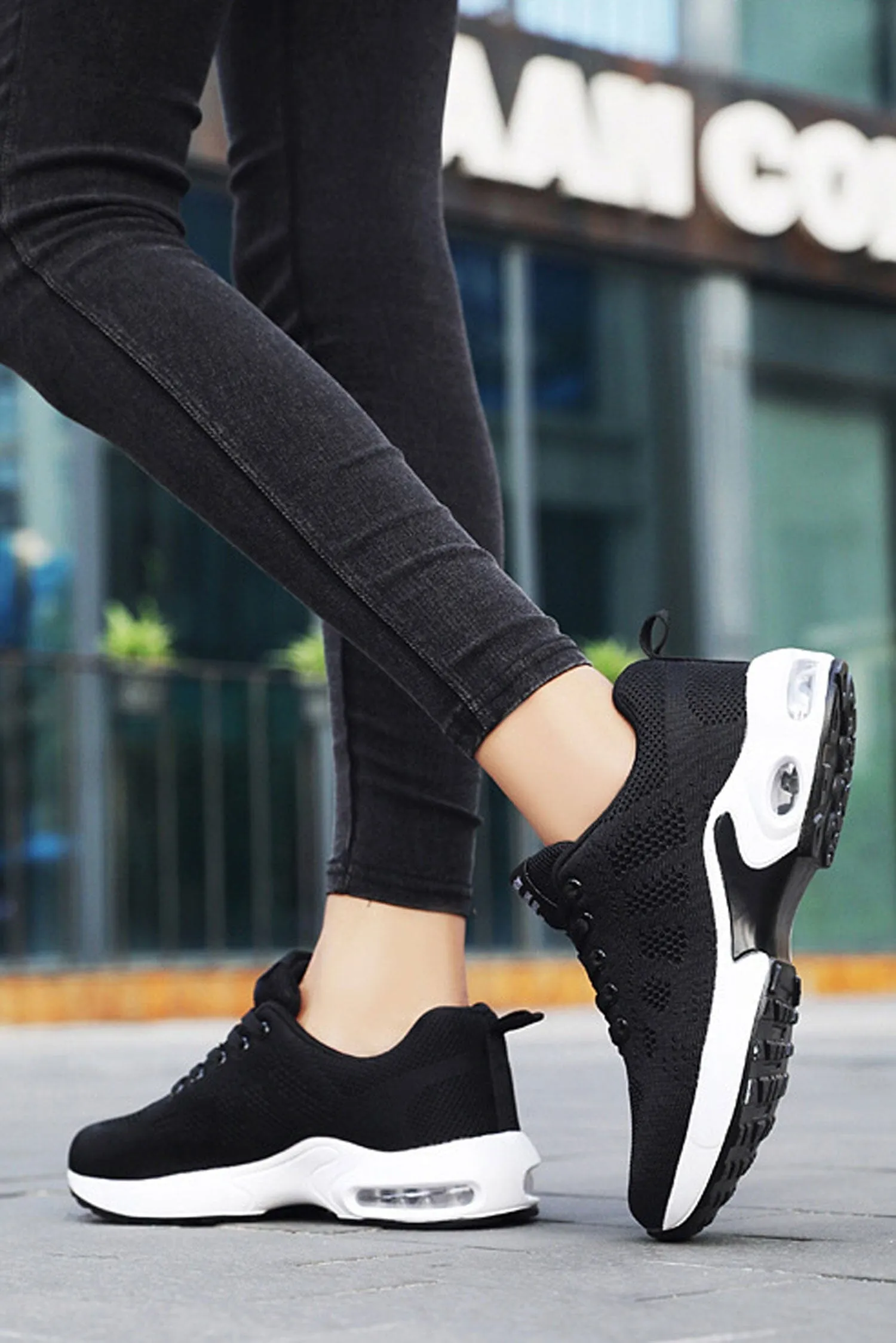 Fashion Women's Air-Cushioned Lace-Up Sneakers