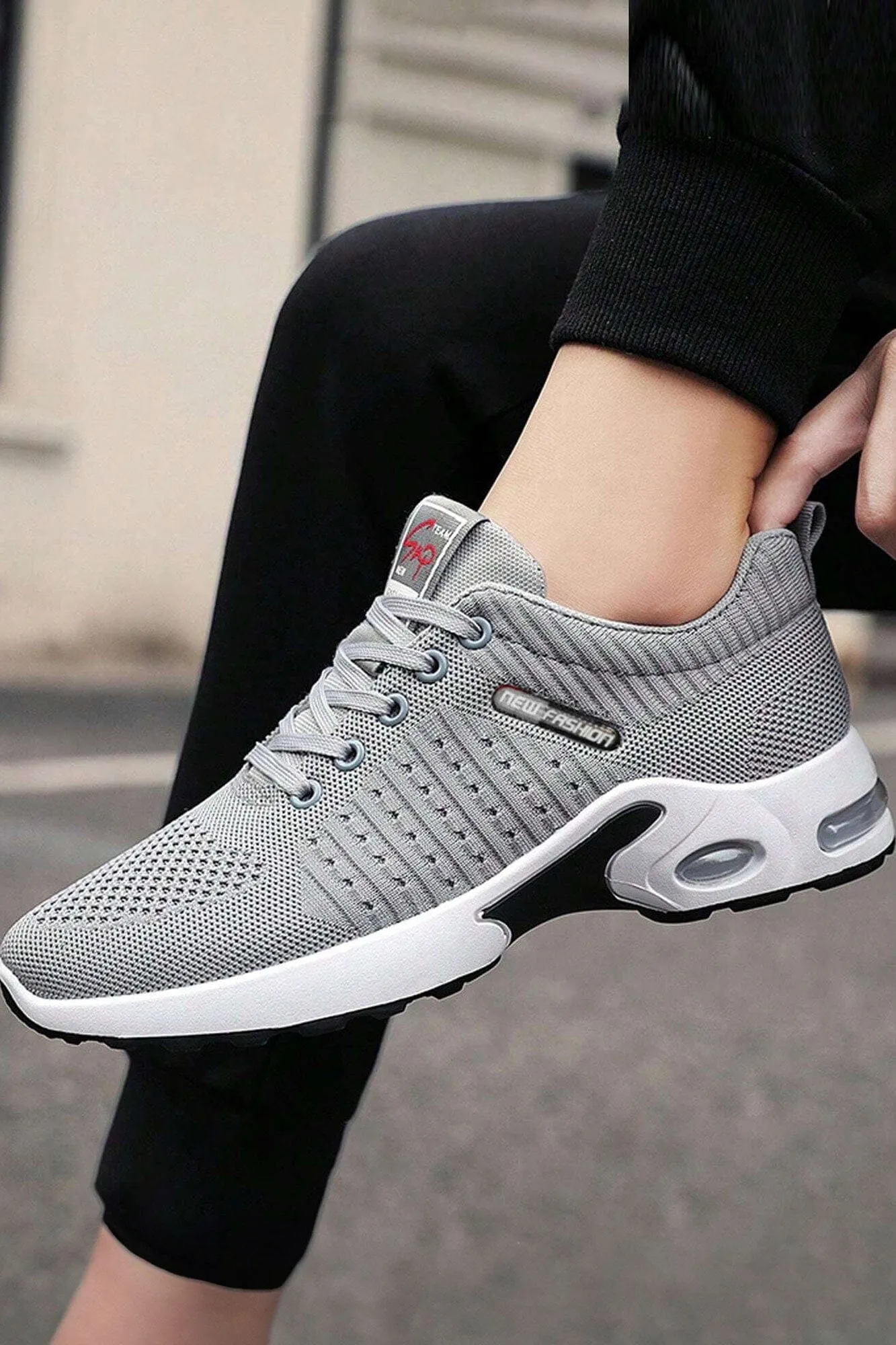 Men's Sleek Air-Cushioned Sneakers