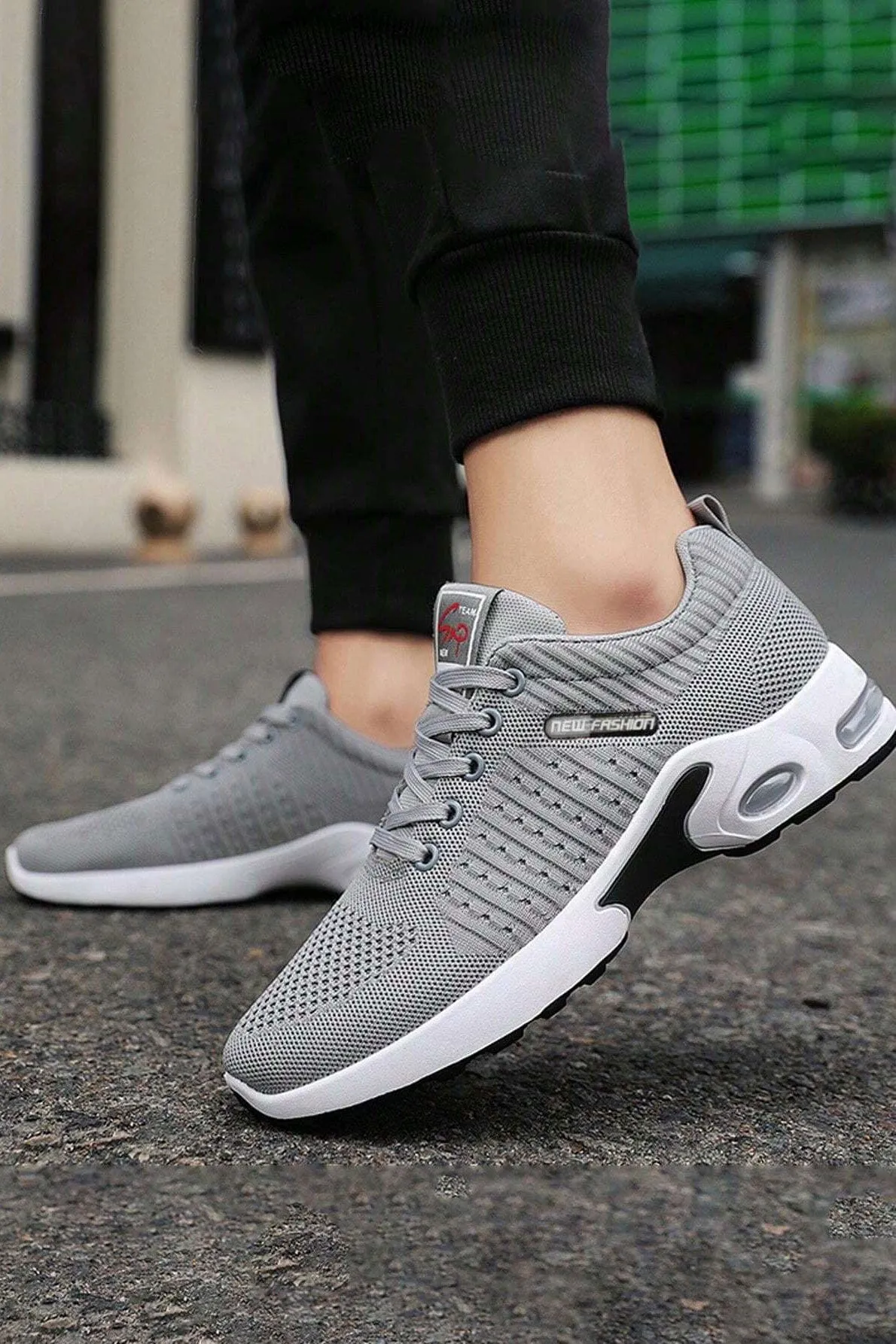 Men's Sleek Air-Cushioned Sneakers